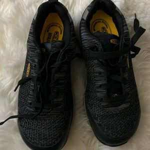 Keen steel toe shoes. Size 6.5 women’s